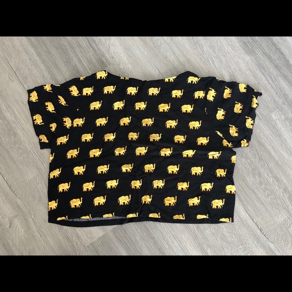 Elephant Cropped Tshirt - Picture 3 of 3